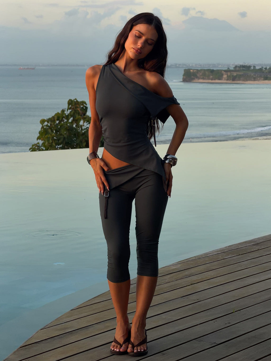 Juliett Capri Pants Dark Grey