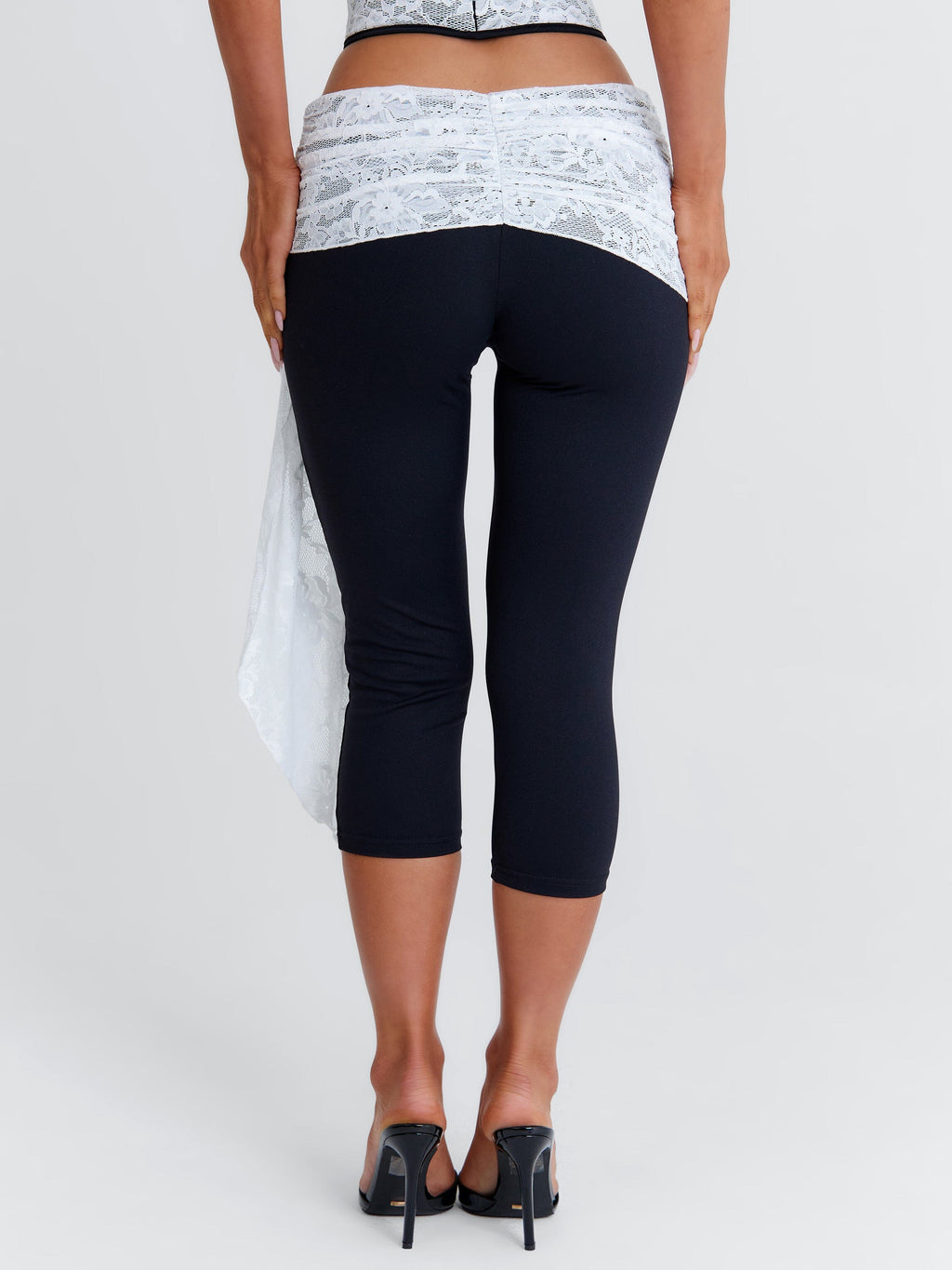 Lulian Capri Pant Black