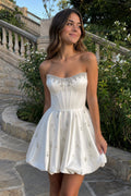 White A Line Scoop Neck Corset Beaded Short Homecoming Dresses
